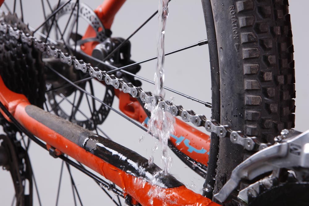 clean a bike chain with household products