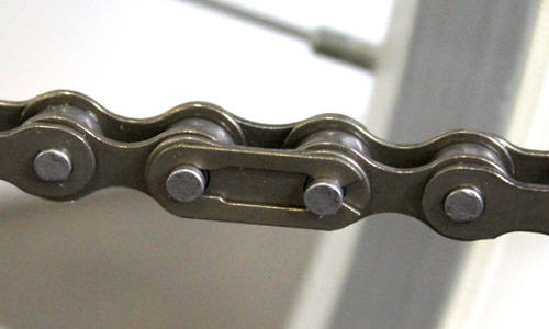photo of master chain link on a bike